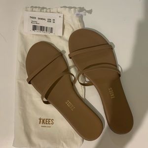 tkees slip on sandal